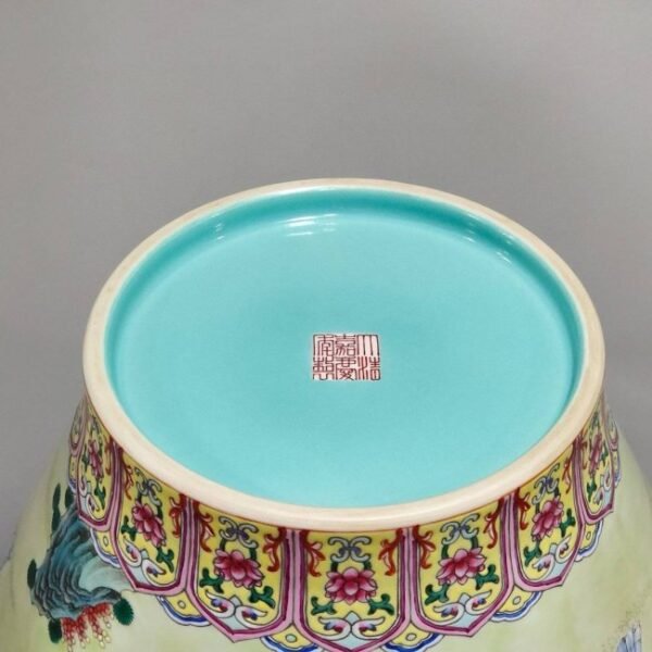 A jar with a red background and figures playing music, Jiaqing period, Qing Dynasty - Image 6